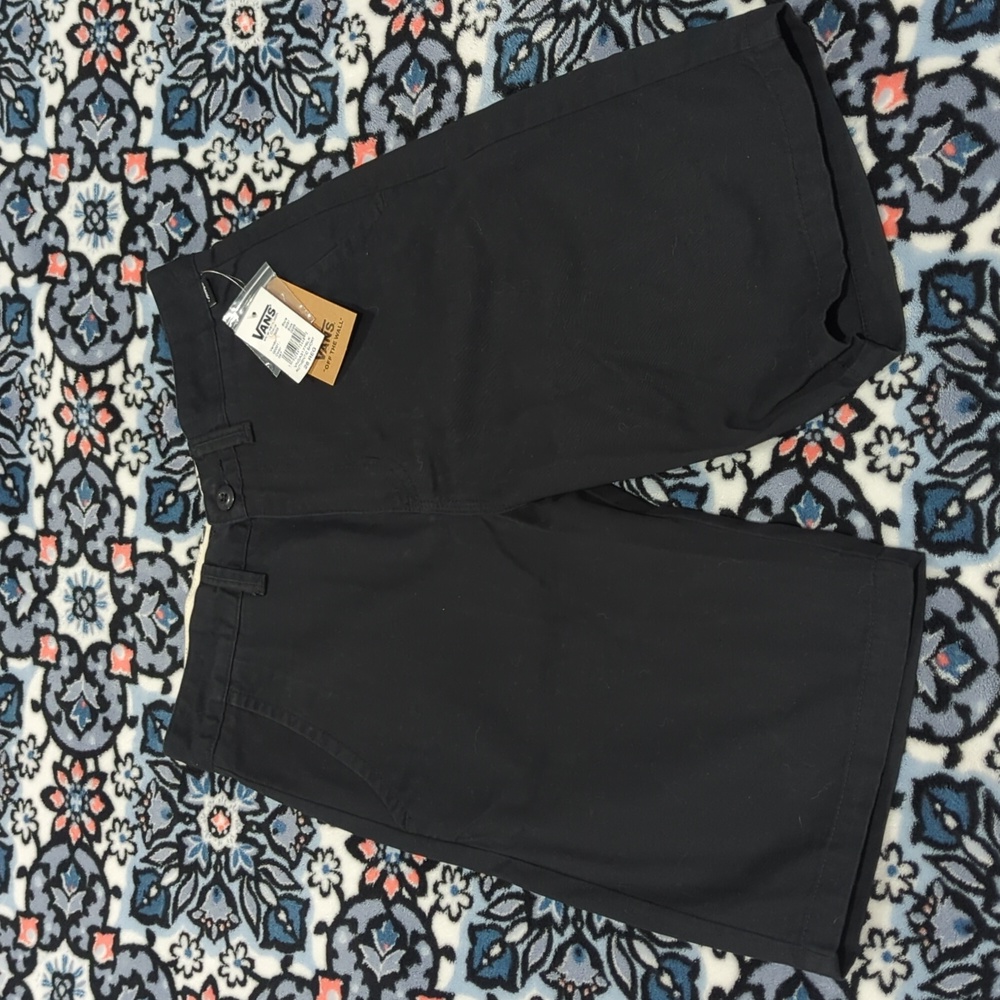 🆕 Vans 28 Black Shorts